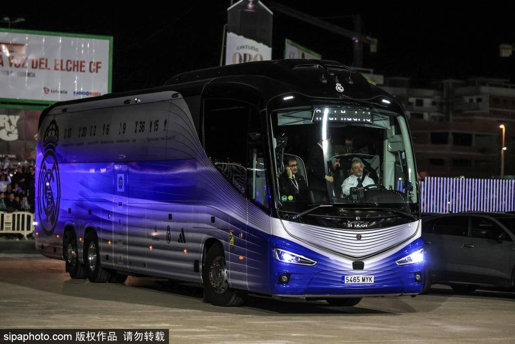 哈维·阿隆索的挑战：在逆境中维护皇家马德里的尊严与团结